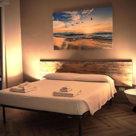 The House Of The Waves Hotel Бриндизи Екстериор снимка