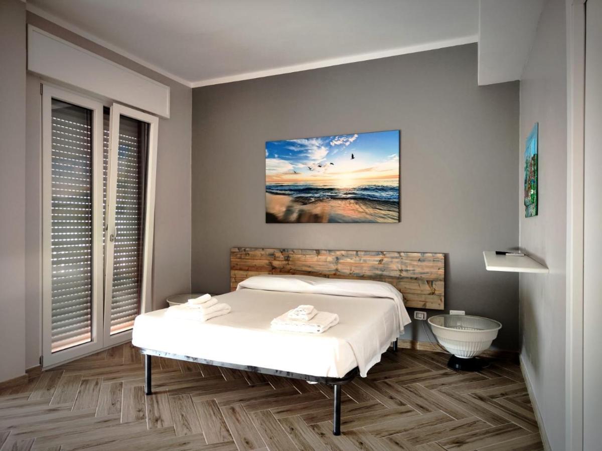 The House Of The Waves Hotel Бриндизи Екстериор снимка